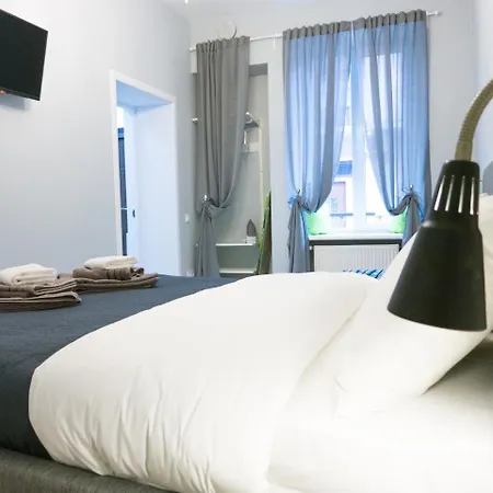 Snizhna 4 Lägenhet *