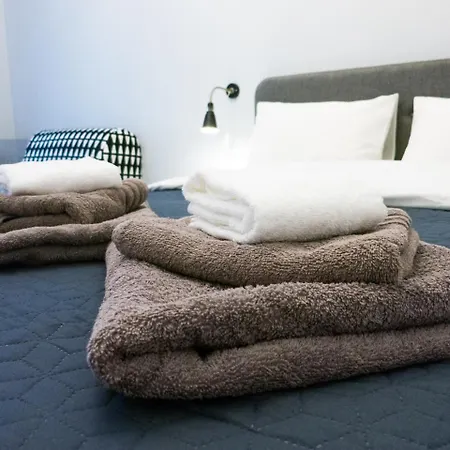 Lägenhet Snizhna 4 Lviv