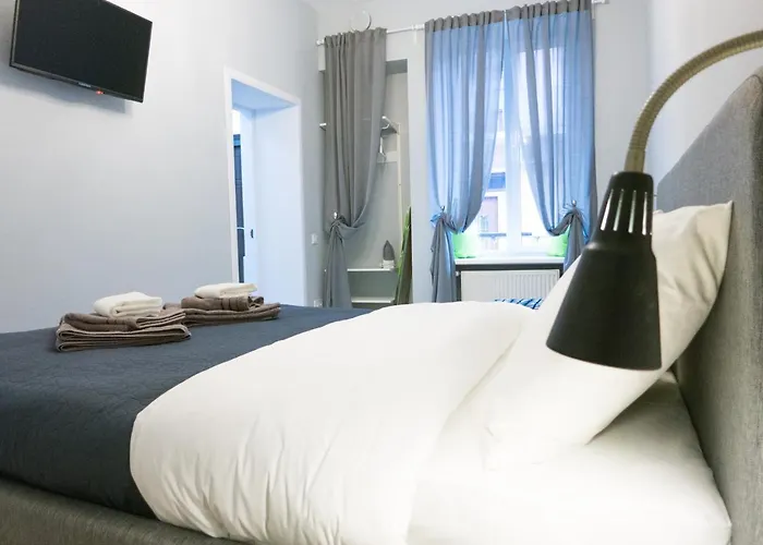 Snizhna 4 Apartment *